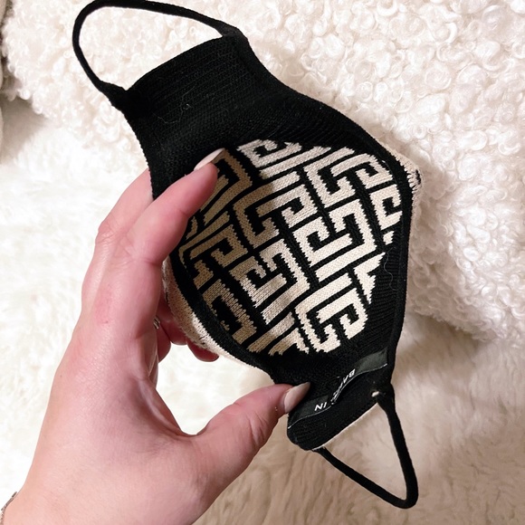 Authentic Balmain Cream & Black Knit Stretchy Greek Key Winter Face Mask - Picture 4 of 8
